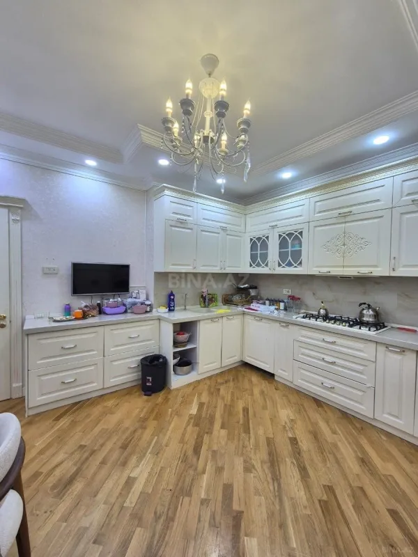 Satılır 3 otaqlı mənzil 140 m²