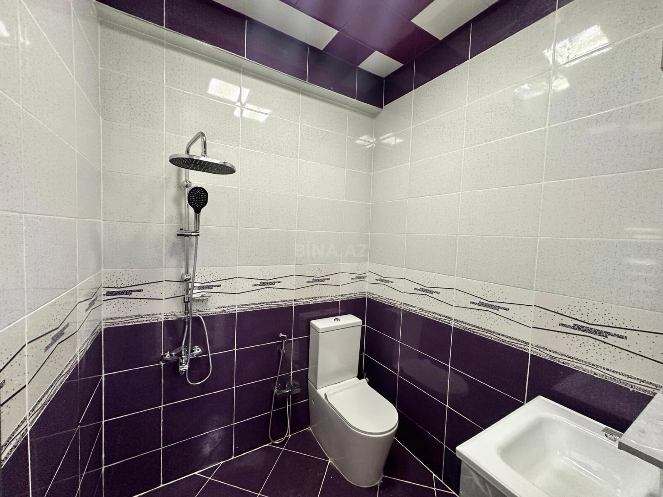 Satılır 2 otaqlı mənzil 65 m²