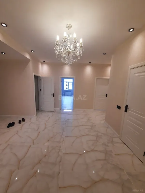 Kirayə verilir 3 otaqlı mənzil 132 m²