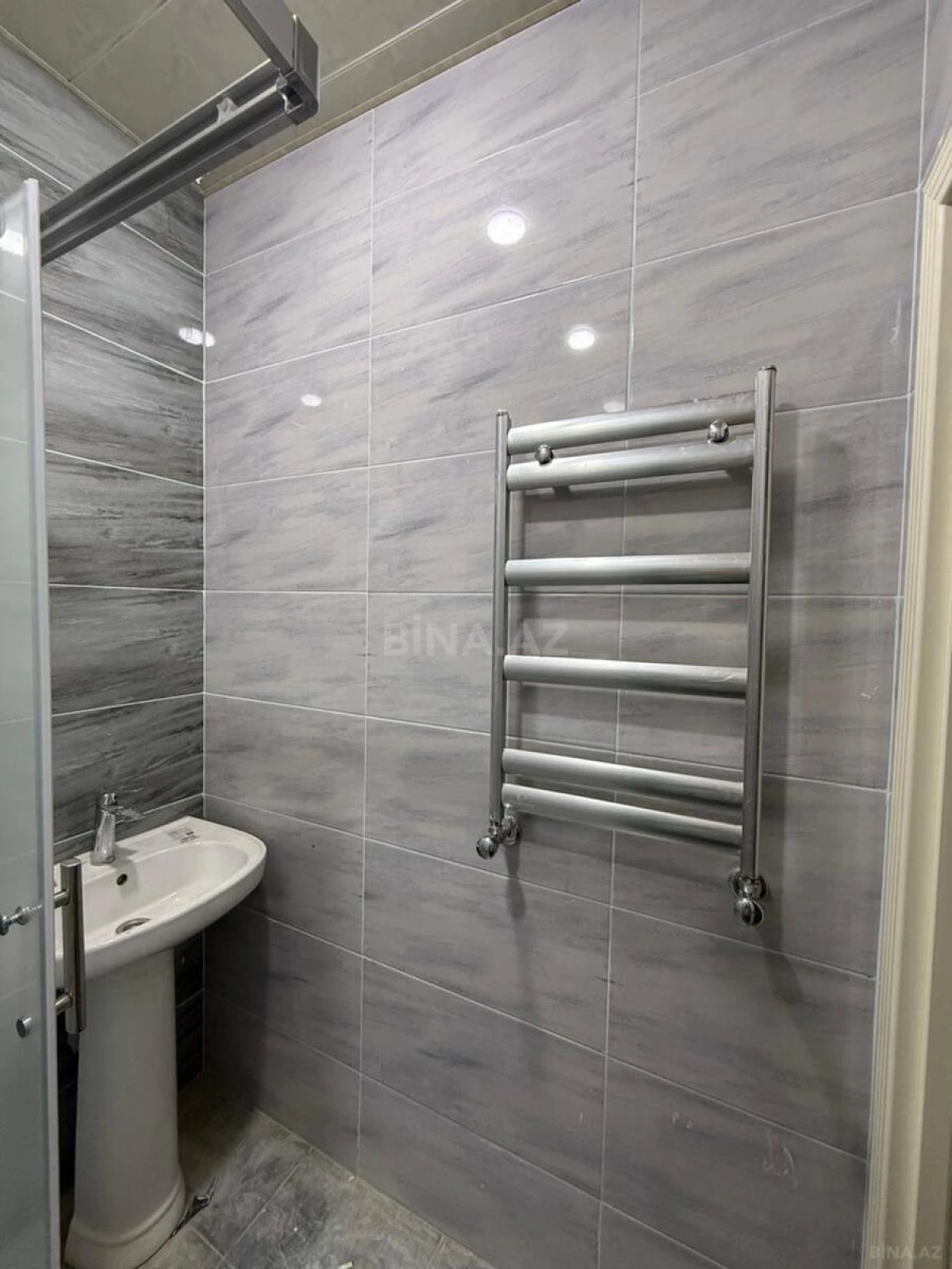 Satılır 2 otaqlı mənzil 79 m²