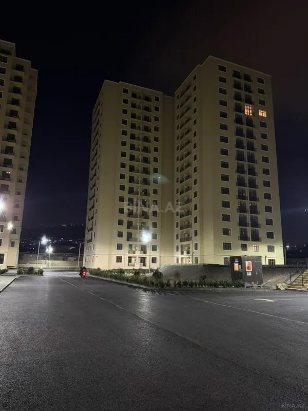 Satılır 2 otaqlı mənzil 79 m²