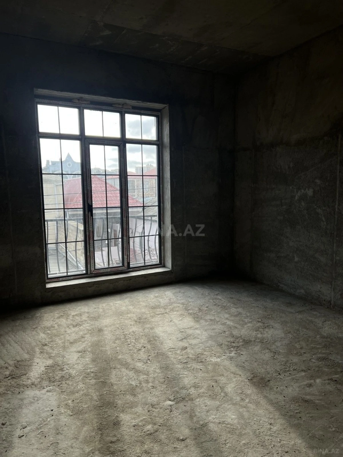 Satılır 5 otaqlı həyət evi 270 m²