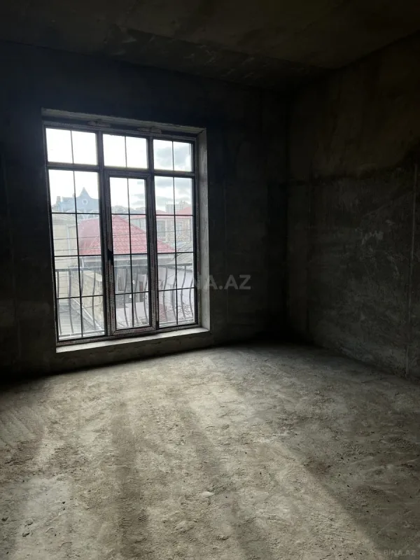 Satılır 5 otaqlı həyət evi 270 m²