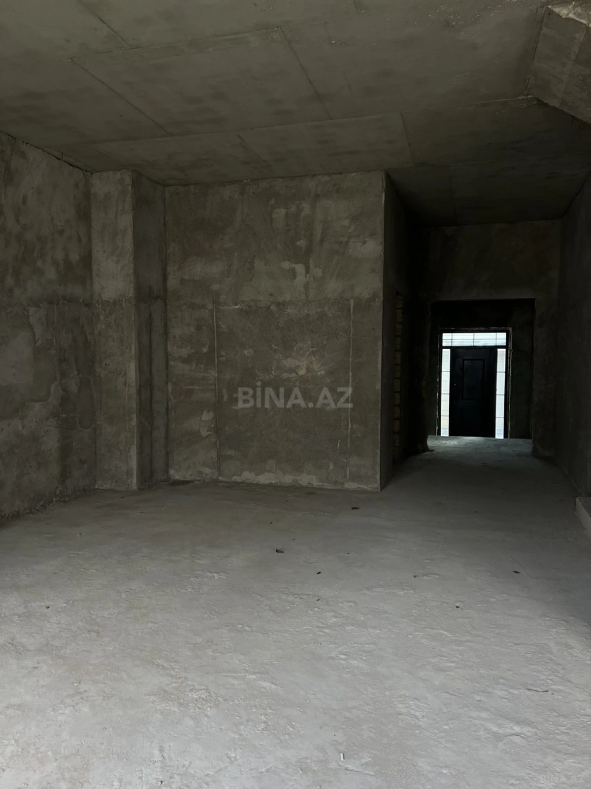 Satılır 5 otaqlı həyət evi 270 m²