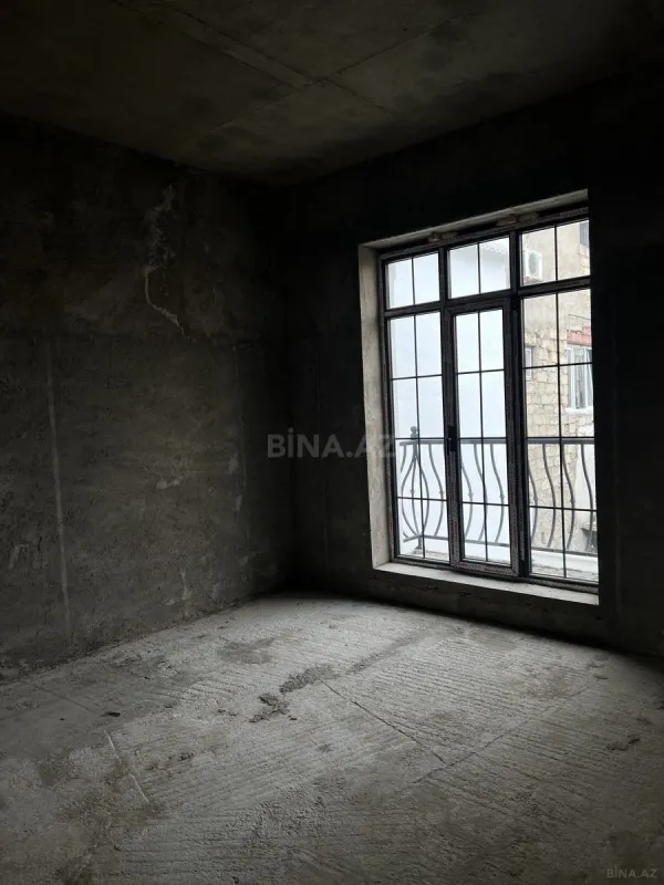 Satılır 5 otaqlı həyət evi 270 m²