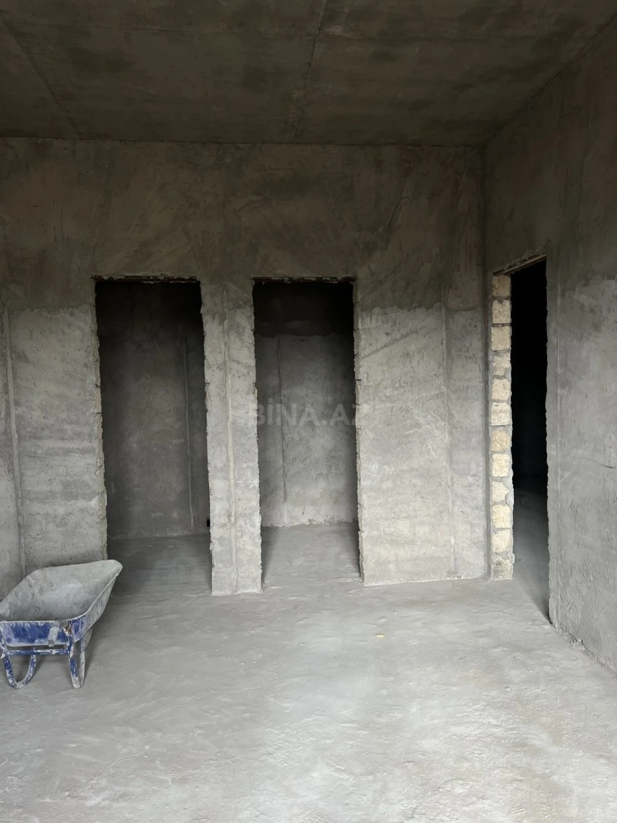 Satılır 5 otaqlı həyət evi 270 m²