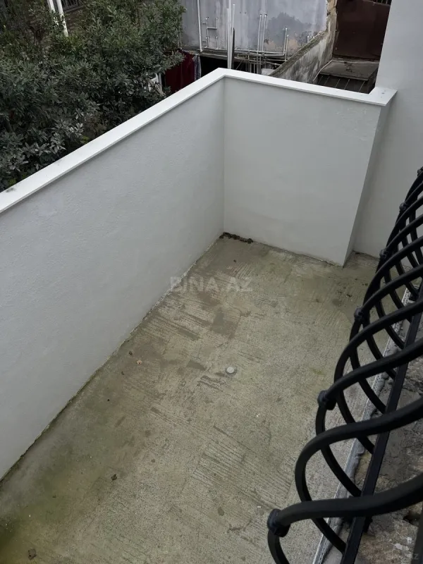 Satılır 5 otaqlı həyət evi 270 m²