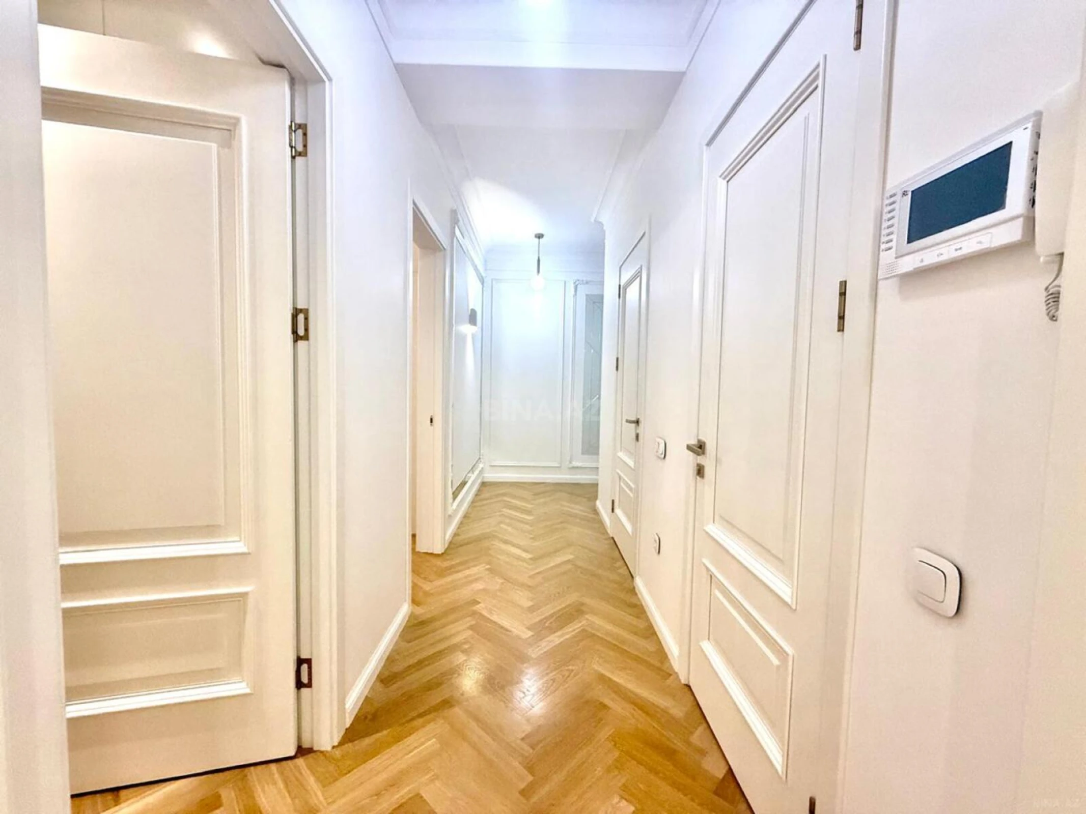 Satılır 3 otaqlı mənzil 110 m²