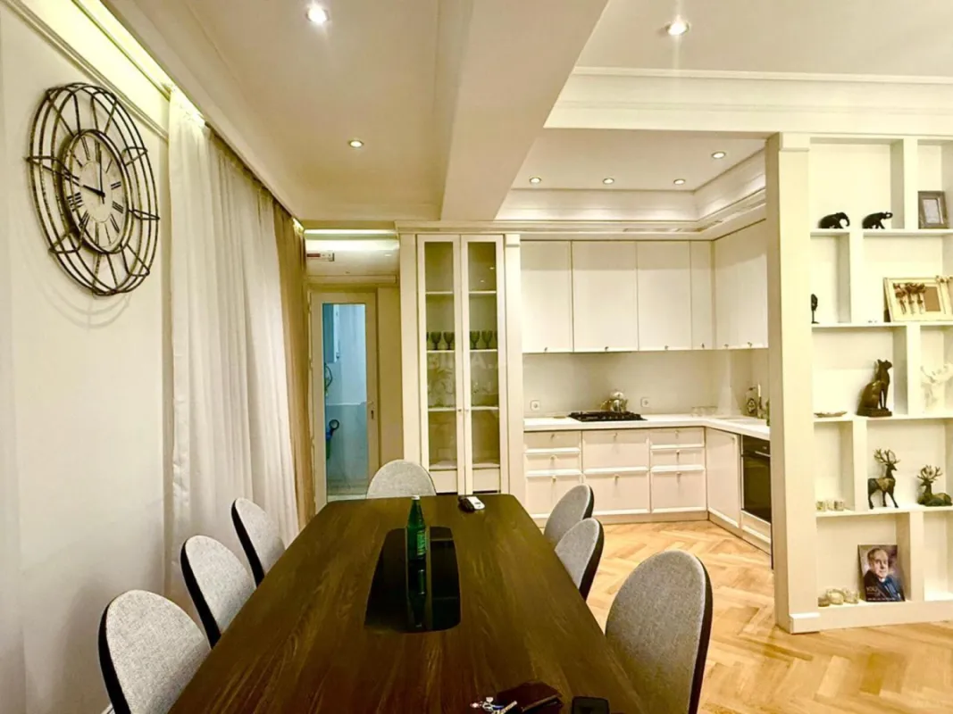 Satılır 3 otaqlı mənzil 110 m²