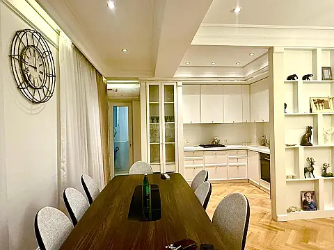 Satılır 3 otaqlı mənzil 110 m²