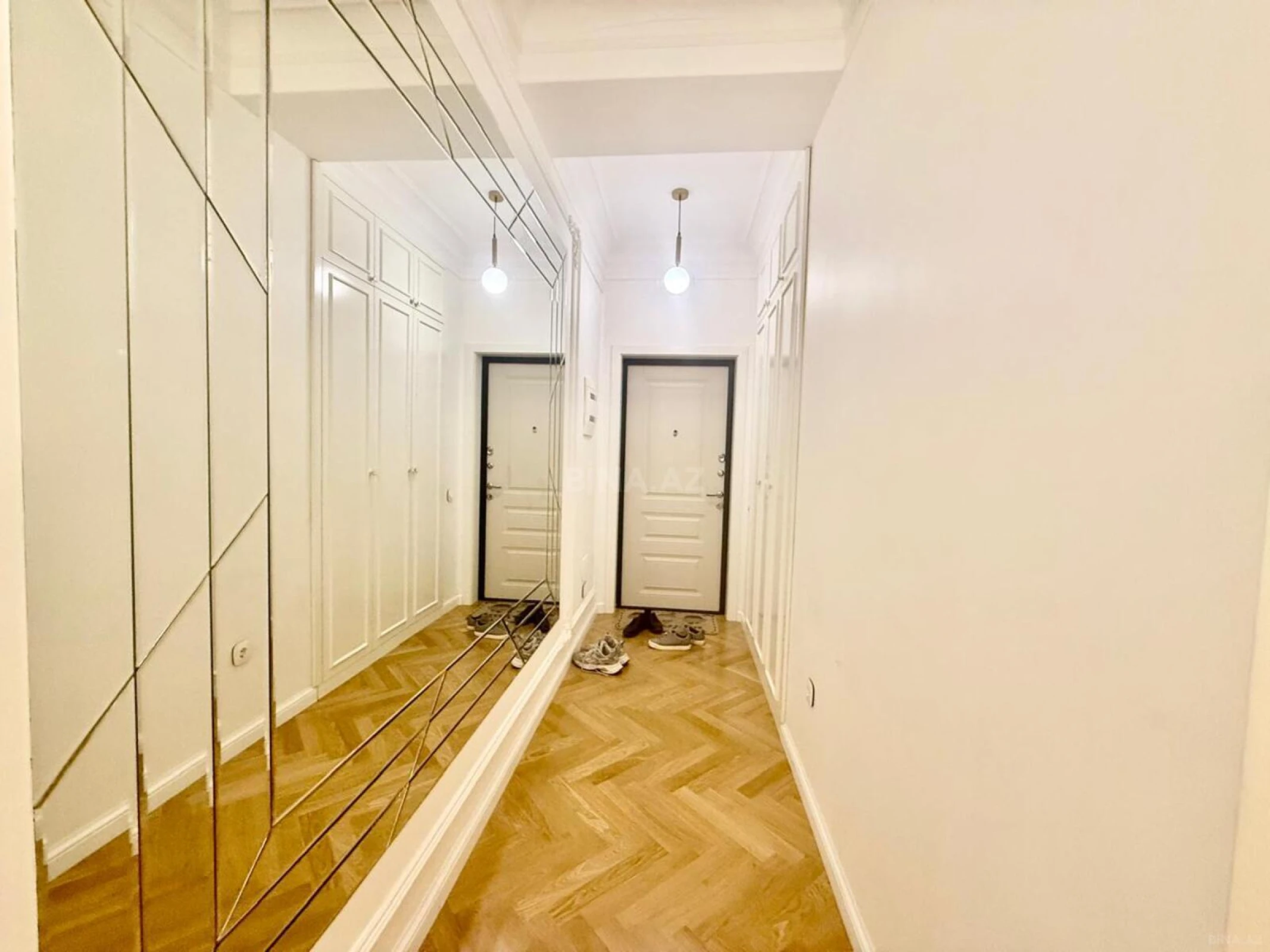 Satılır 3 otaqlı mənzil 110 m²