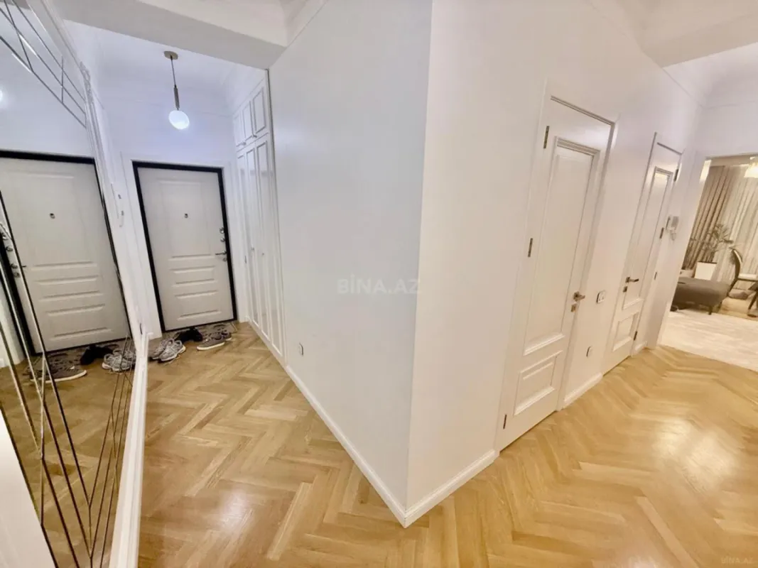Satılır 3 otaqlı mənzil 110 m²