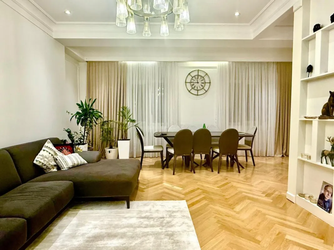 Satılır 3 otaqlı mənzil 110 m²