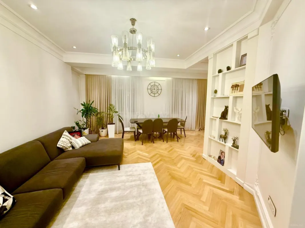 Satılır 3 otaqlı mənzil 110 m²