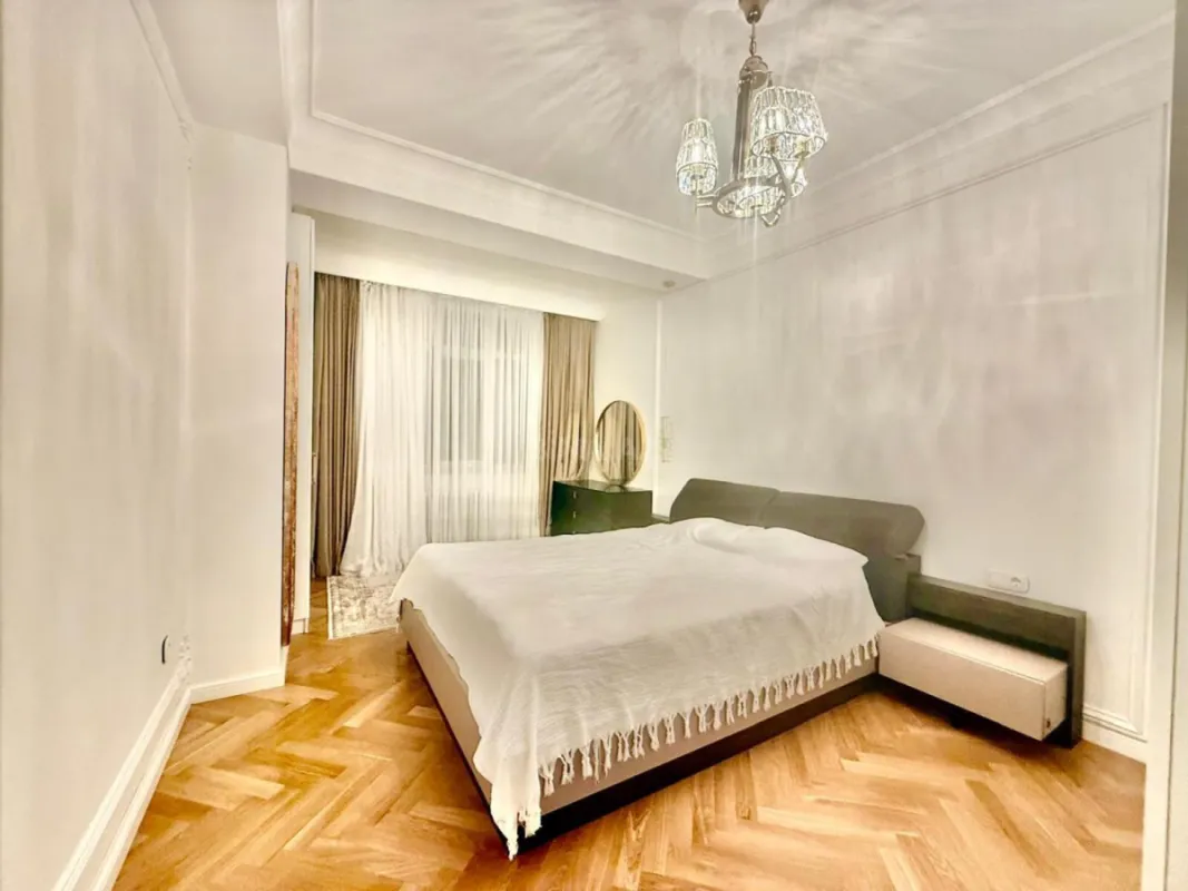 Satılır 3 otaqlı mənzil 110 m²