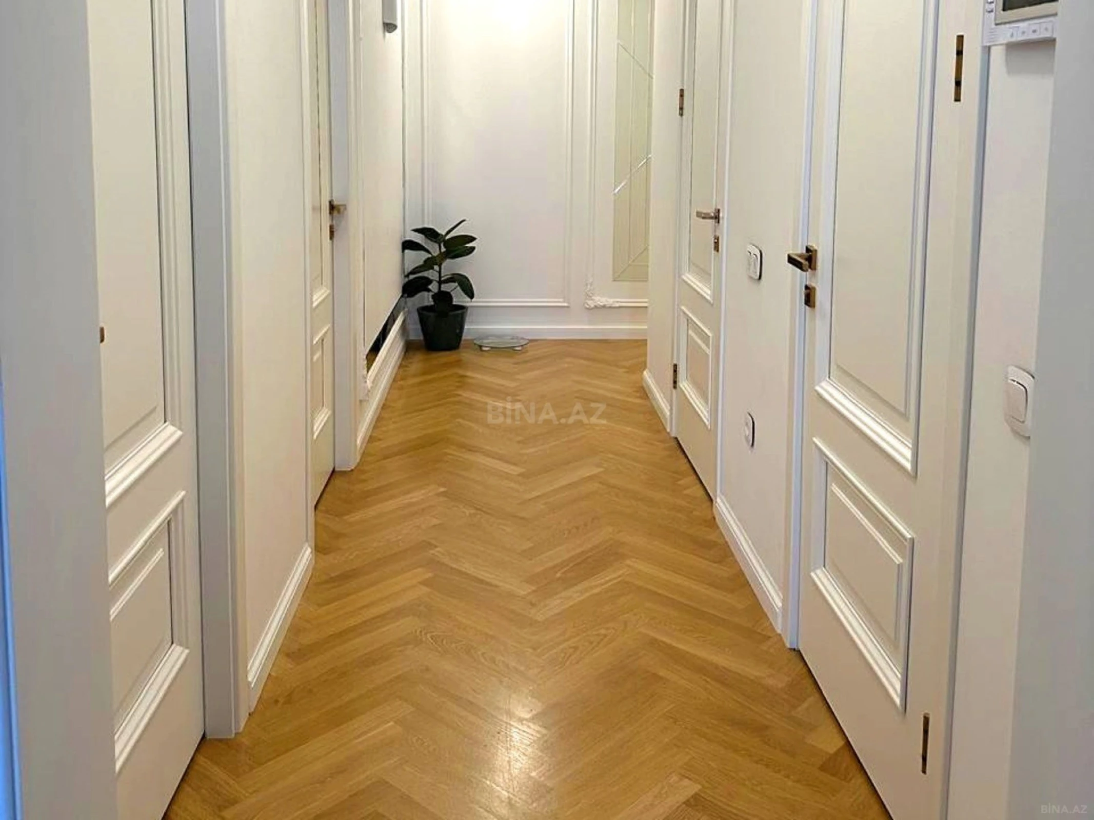 Satılır 3 otaqlı mənzil 110 m²