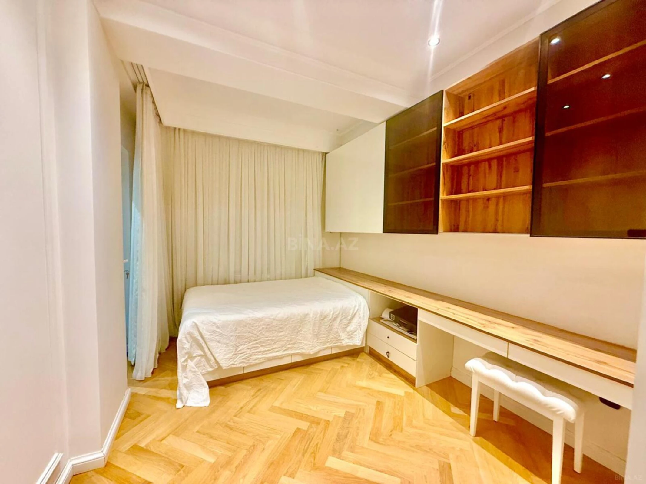 Satılır 3 otaqlı mənzil 110 m²