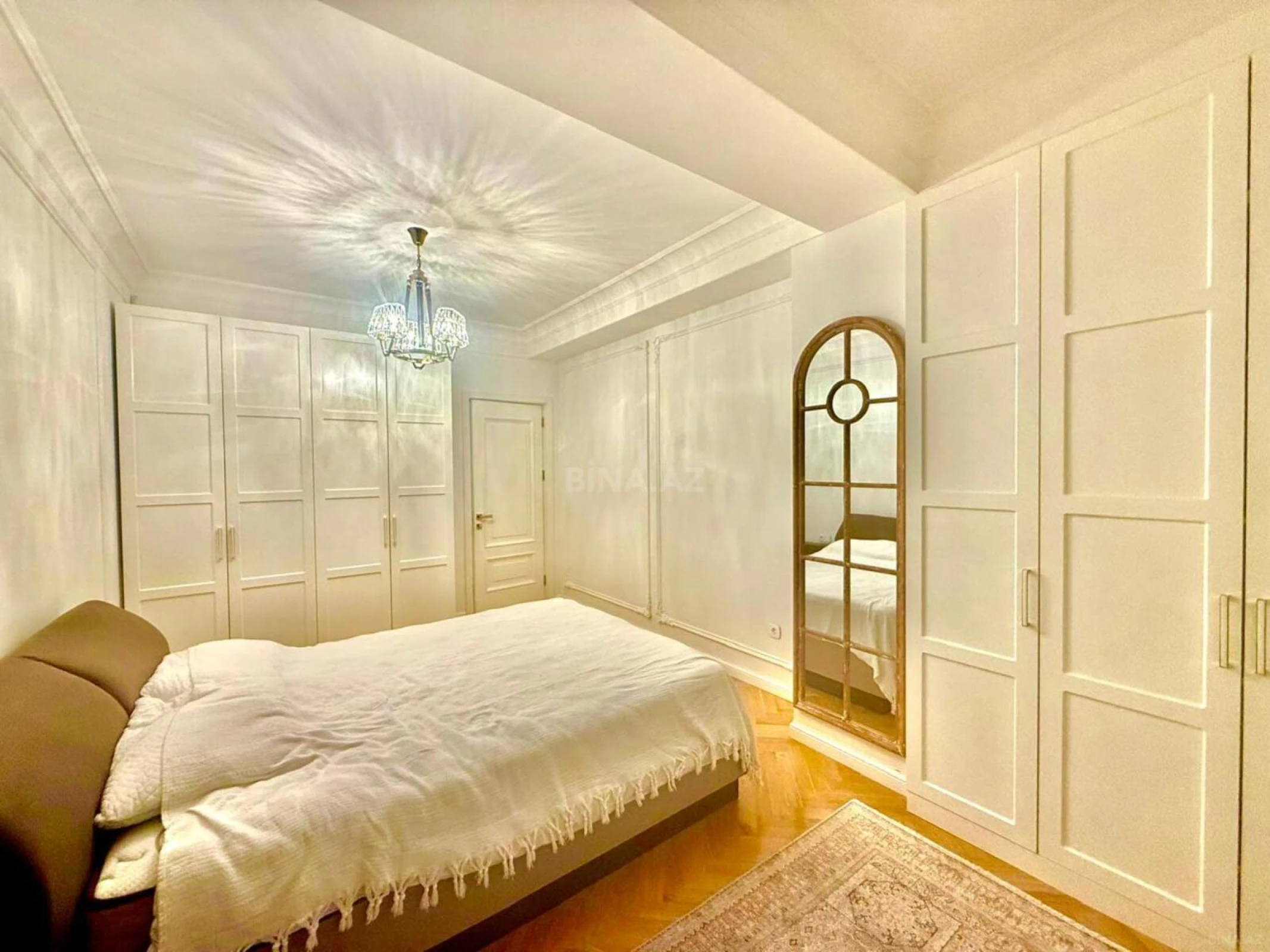 Satılır 3 otaqlı mənzil 110 m²