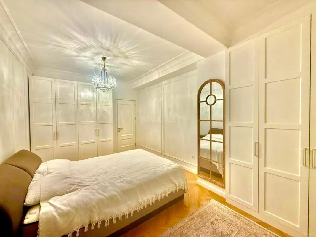 Satılır 3 otaqlı mənzil 110 m²