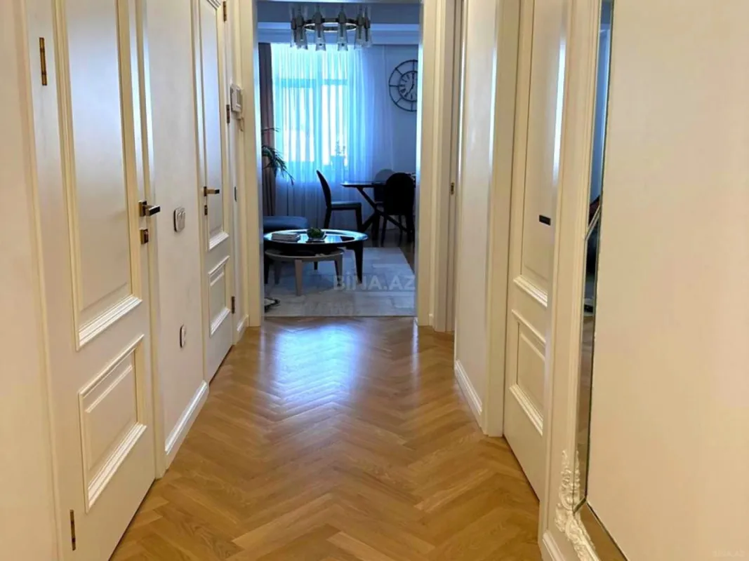 Satılır 3 otaqlı mənzil 110 m²