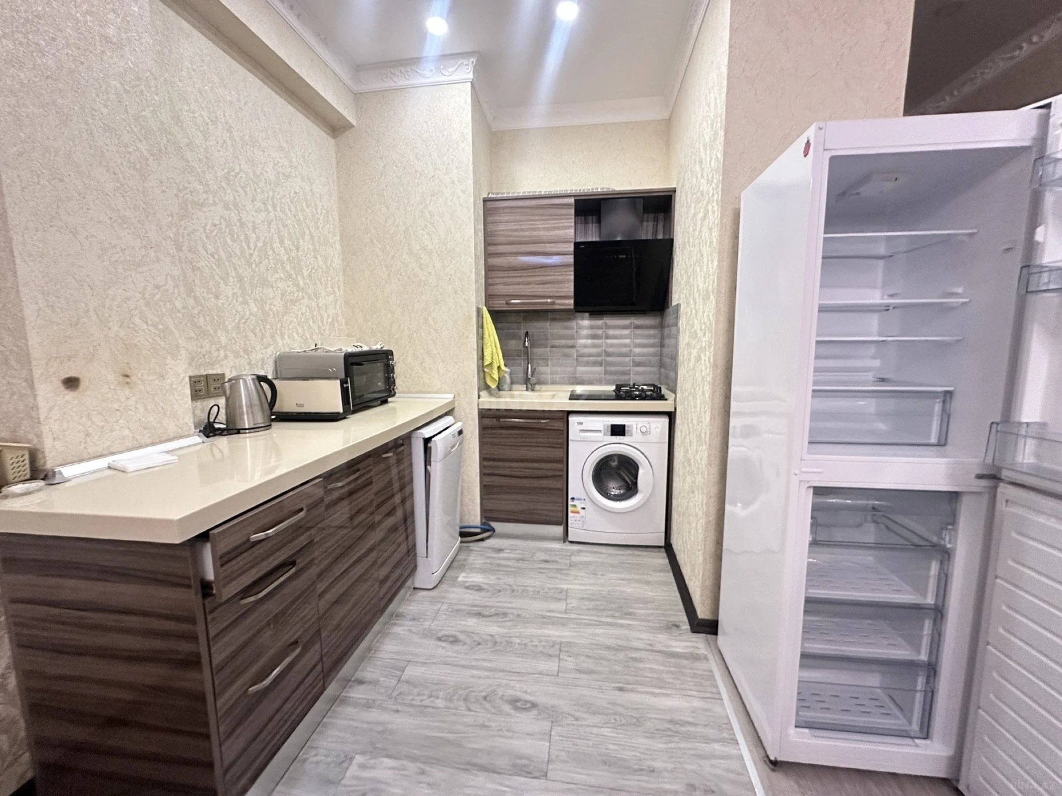 Kirayə verilir 2 otaqlı mənzil 60 m²