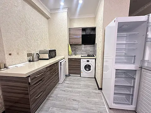 Kirayə verilir 2 otaqlı mənzil 60 m²