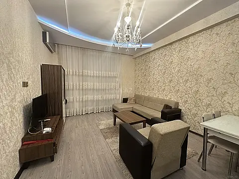 Kirayə verilir 2 otaqlı mənzil 60 m²