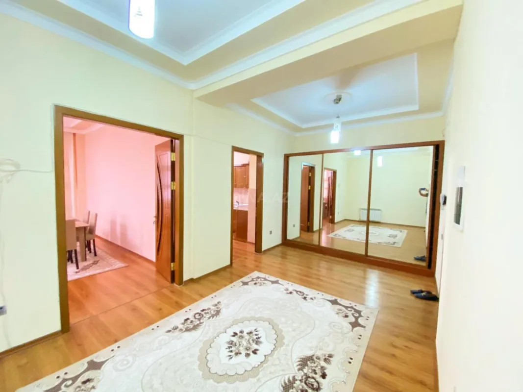 Kirayə verilir 4 otaqlı mənzil 210 m²