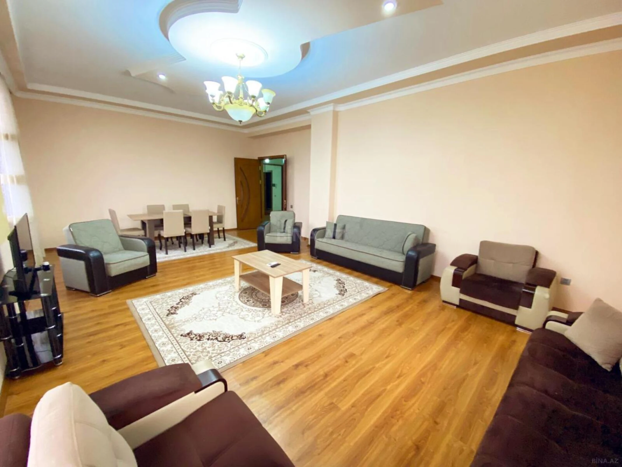 Kirayə verilir 4 otaqlı mənzil 210 m²