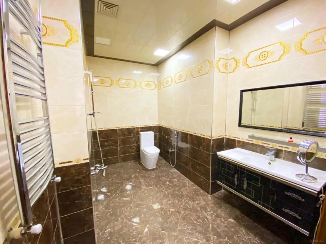 Kirayə verilir 4 otaqlı mənzil 210 m²