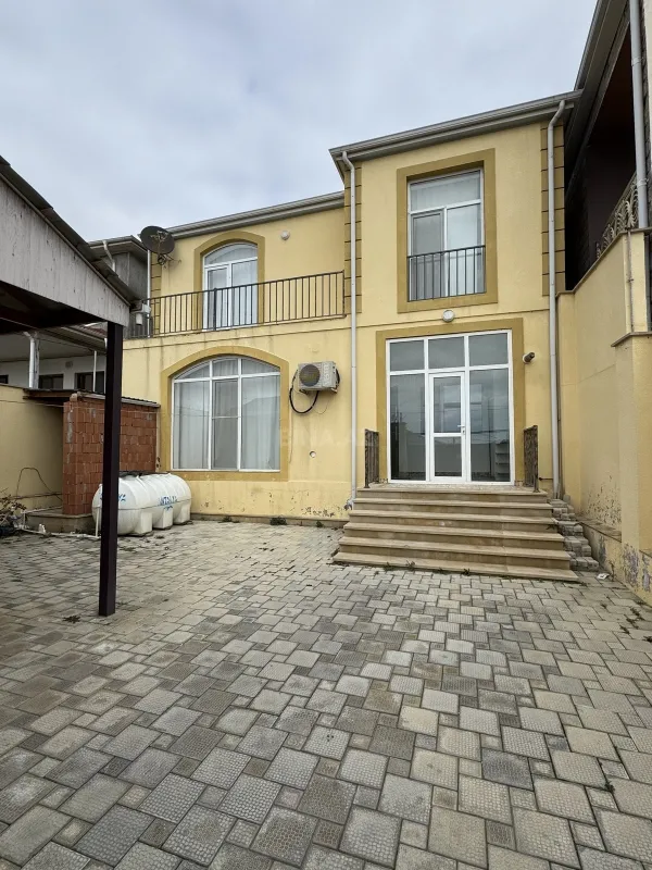 Kirayə verilir 4 otaqlı həyət evi 200 m²