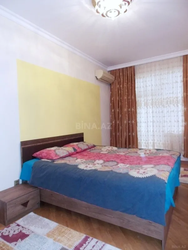 Kirayə verilir 3 otaqlı mənzil 135 m²