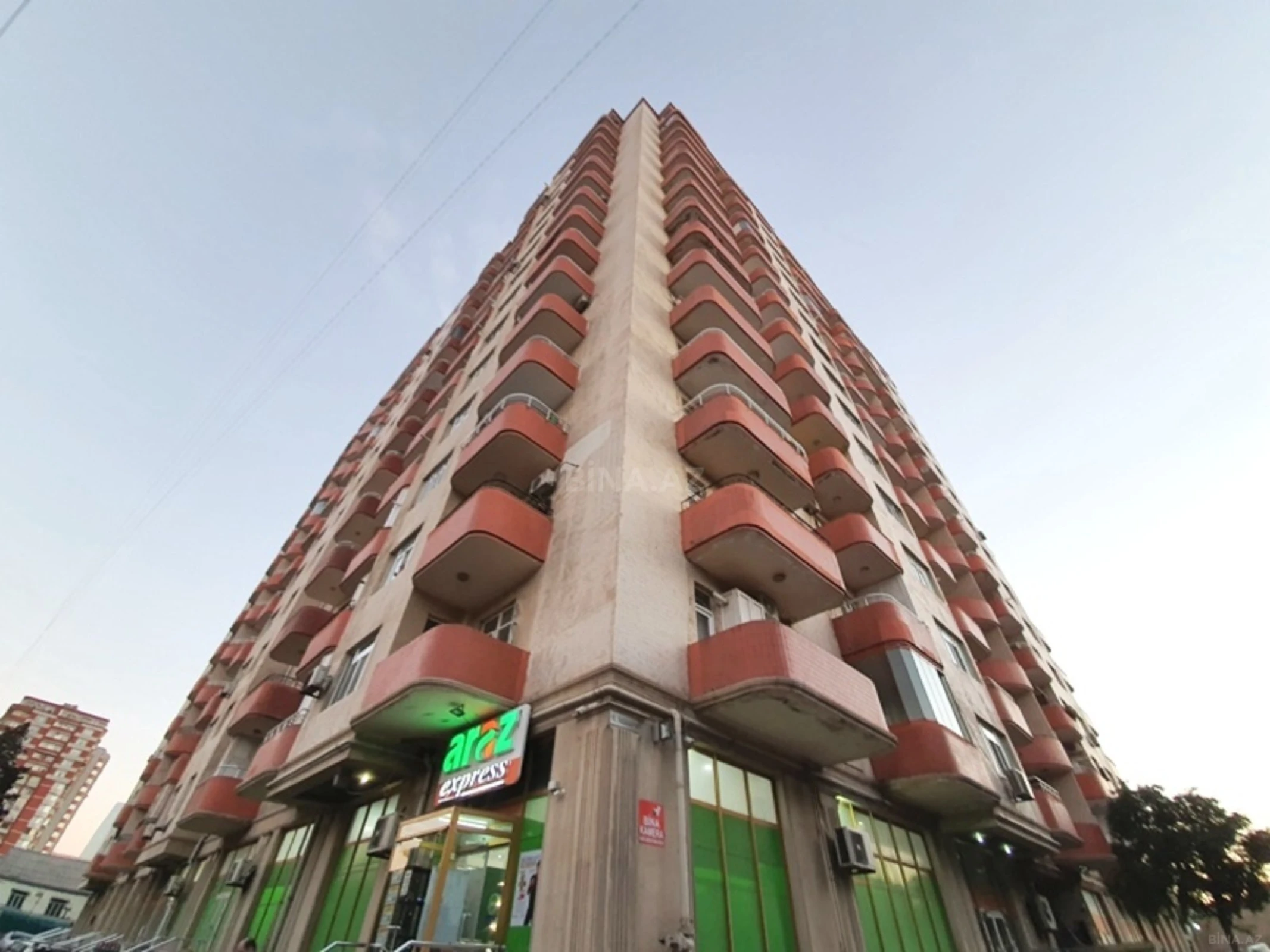 Kirayə verilir 3 otaqlı mənzil 135 m²