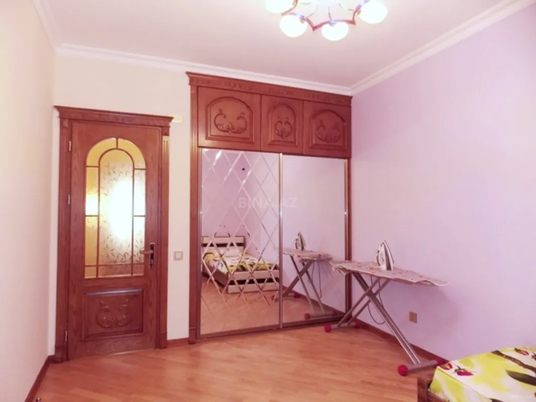 Kirayə verilir 3 otaqlı mənzil 135 m²