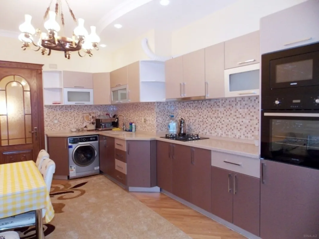 Kirayə verilir 3 otaqlı mənzil 135 m²