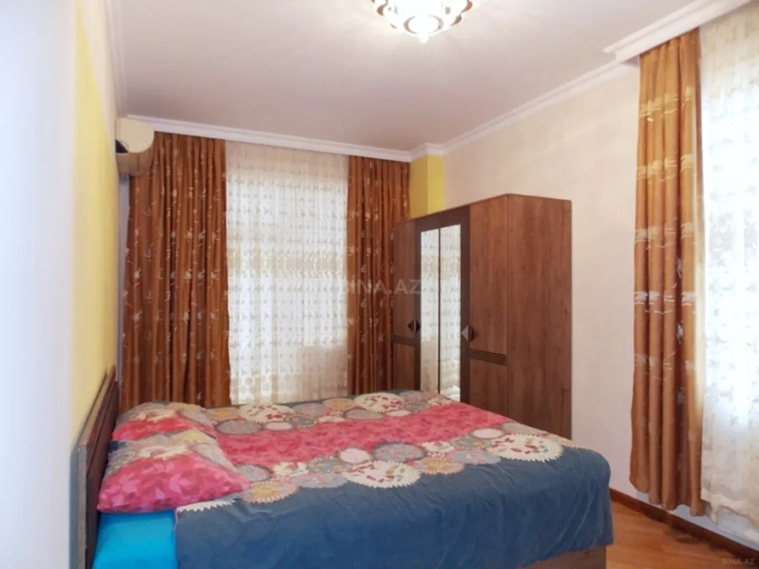 Kirayə verilir 3 otaqlı mənzil 135 m²
