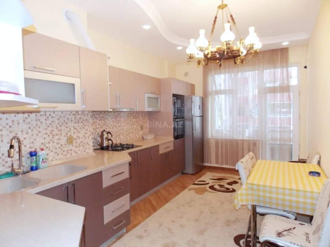 Kirayə verilir 3 otaqlı mənzil 135 m²