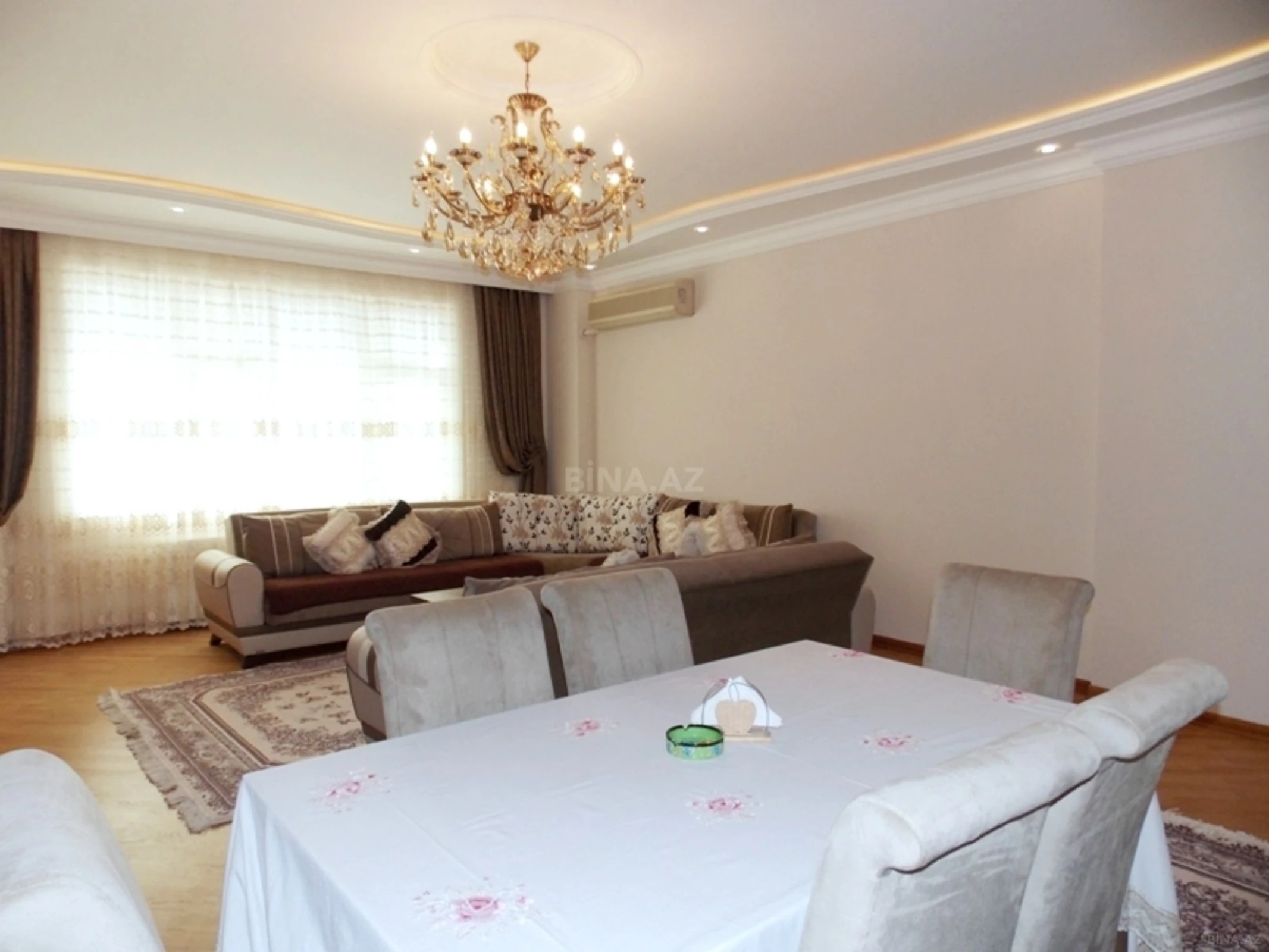 Kirayə verilir 3 otaqlı mənzil 135 m²