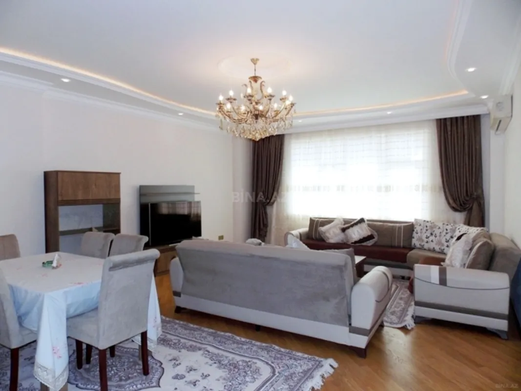 Kirayə verilir 3 otaqlı mənzil 135 m²