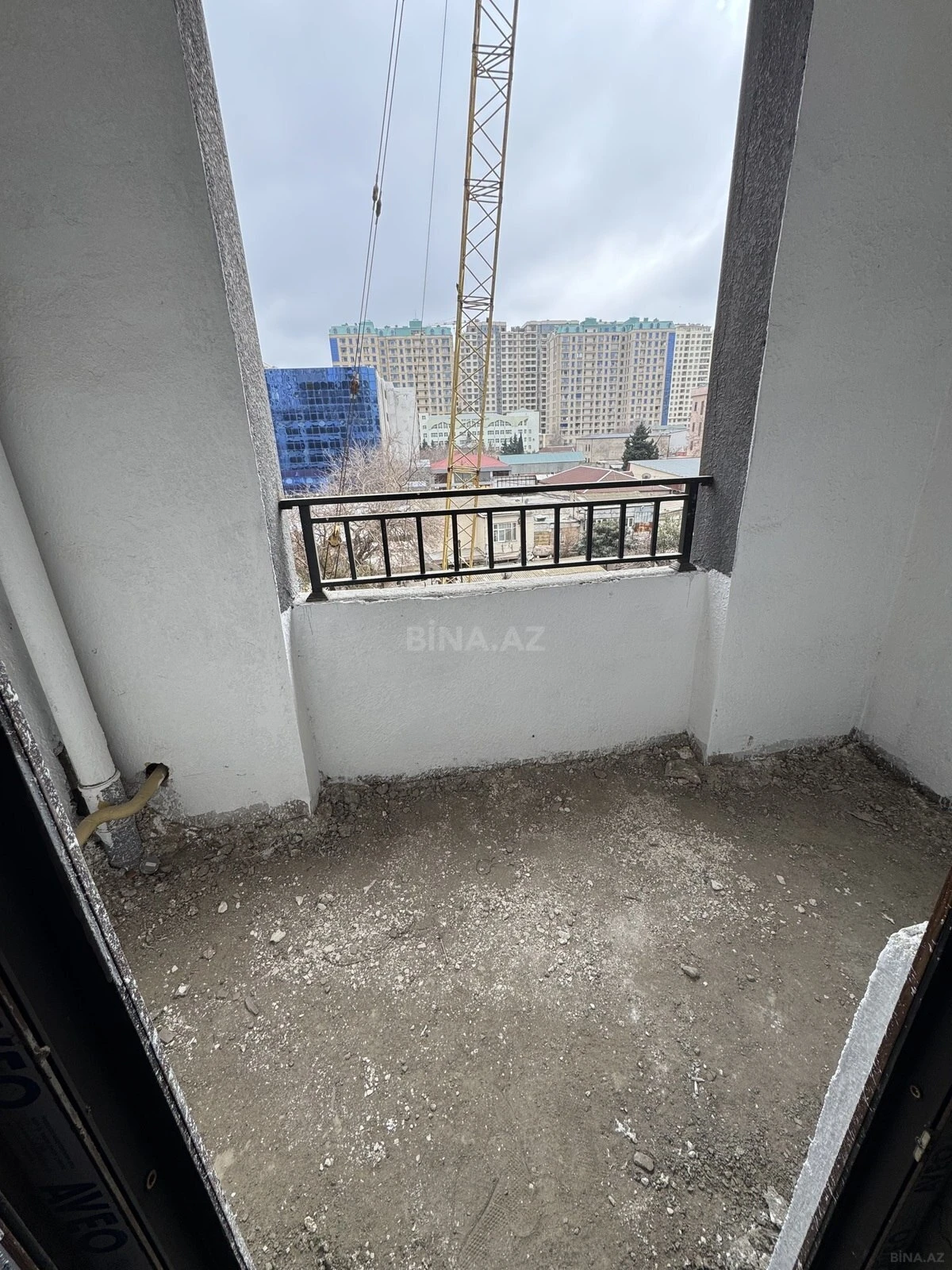 Satılır 1 otaqlı mənzil 76.6 m²