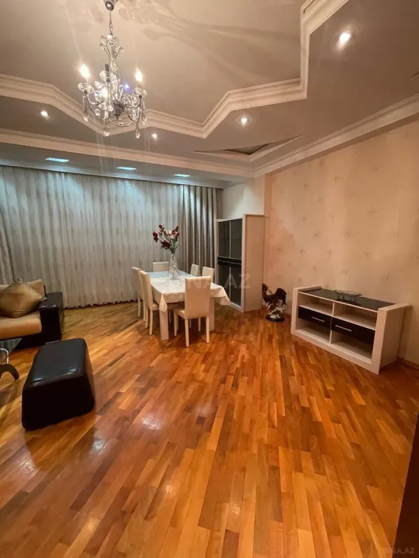 Kirayə verilir 4 otaqlı mənzil 163 m²