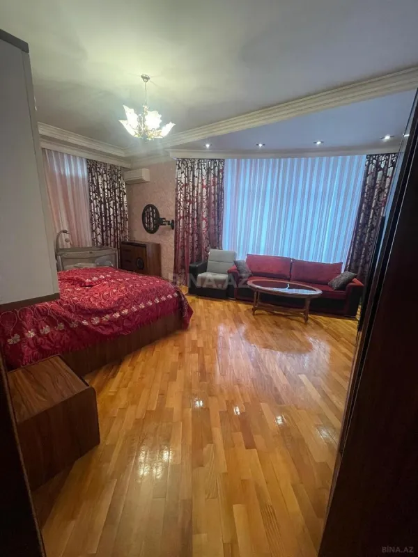 Kirayə verilir 4 otaqlı mənzil 163 m²