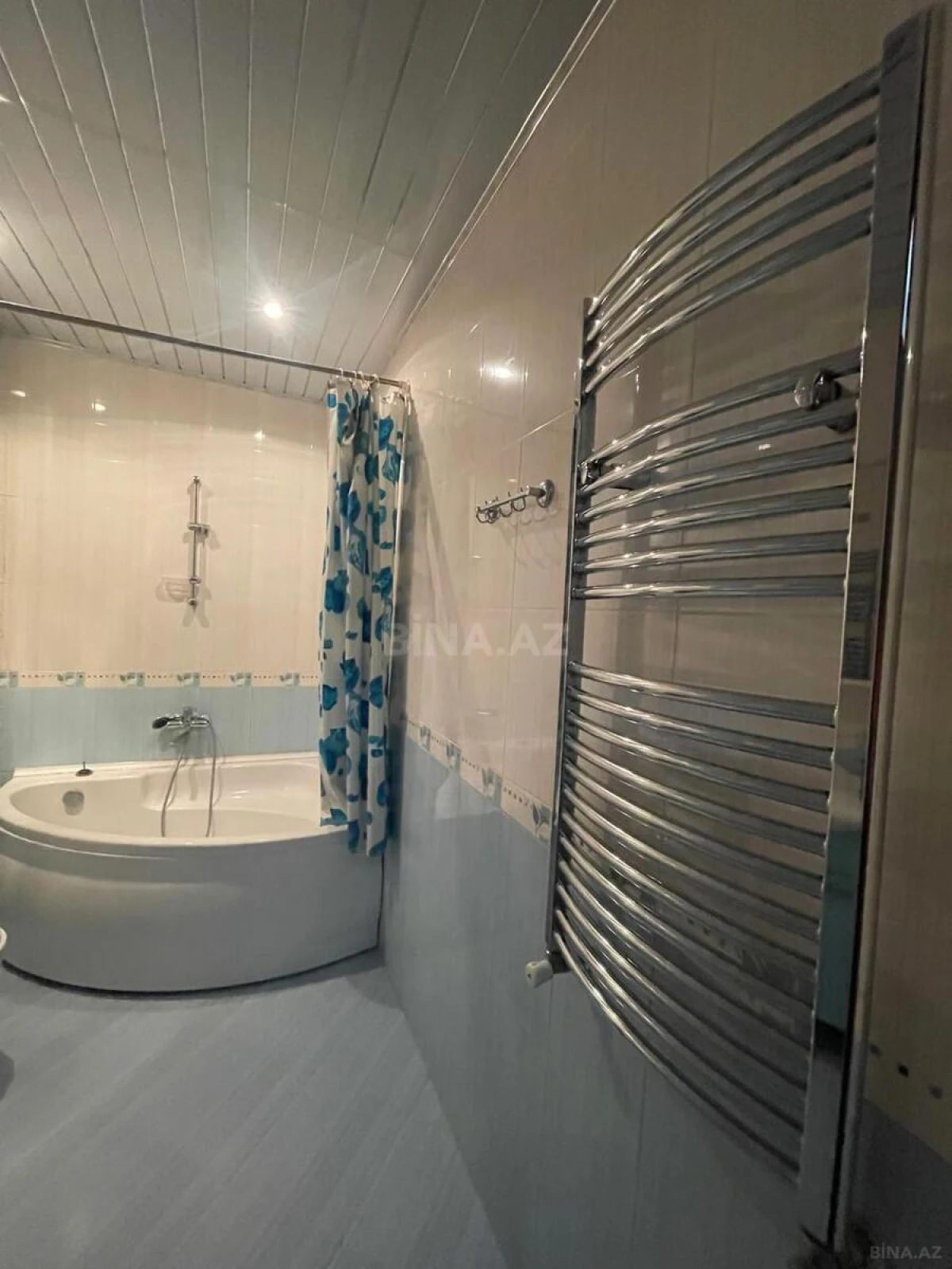 Kirayə verilir 4 otaqlı mənzil 163 m²