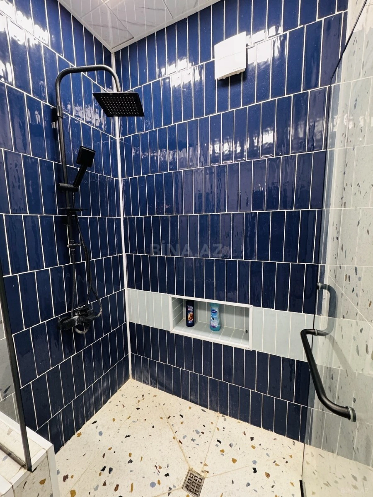 Kirayə verilir 3 otaqlı mənzil 135 m²