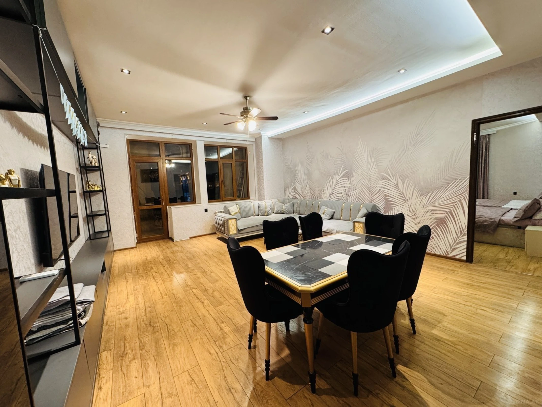 Kirayə verilir 3 otaqlı mənzil 135 m²