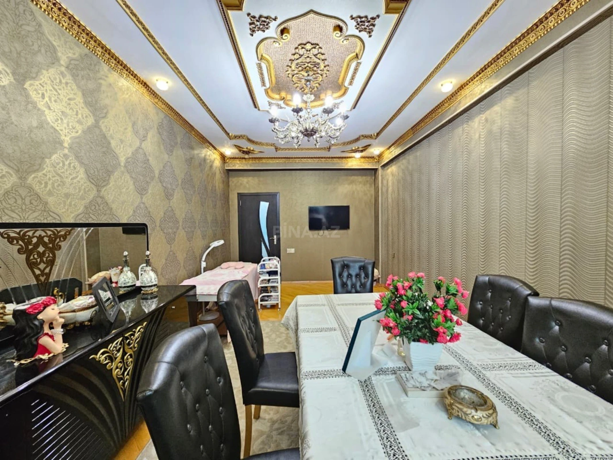 Satılır 4 otaqlı mənzil 135 m²