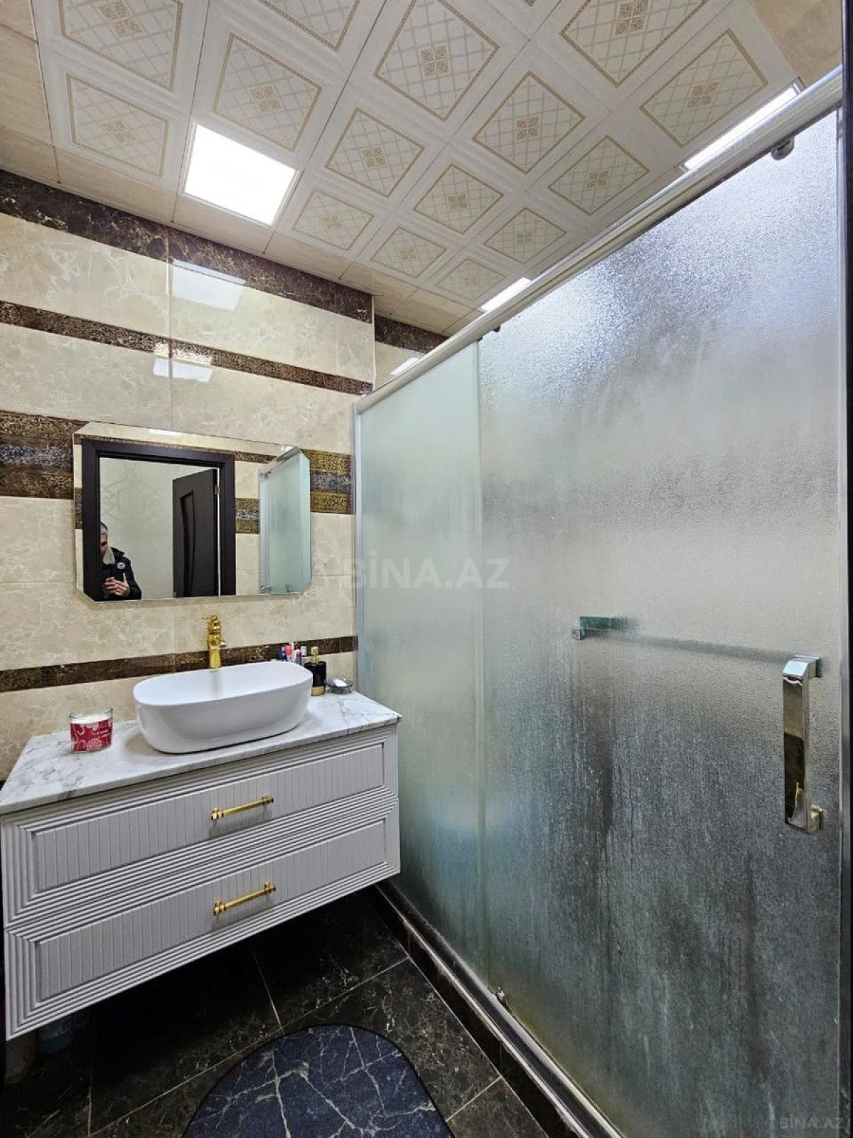 Satılır 4 otaqlı mənzil 135 m²