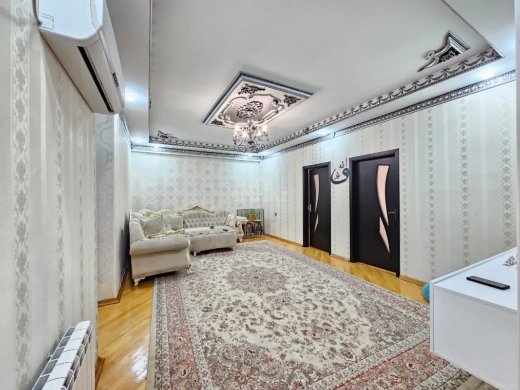 Satılır 4 otaqlı mənzil 135 m²