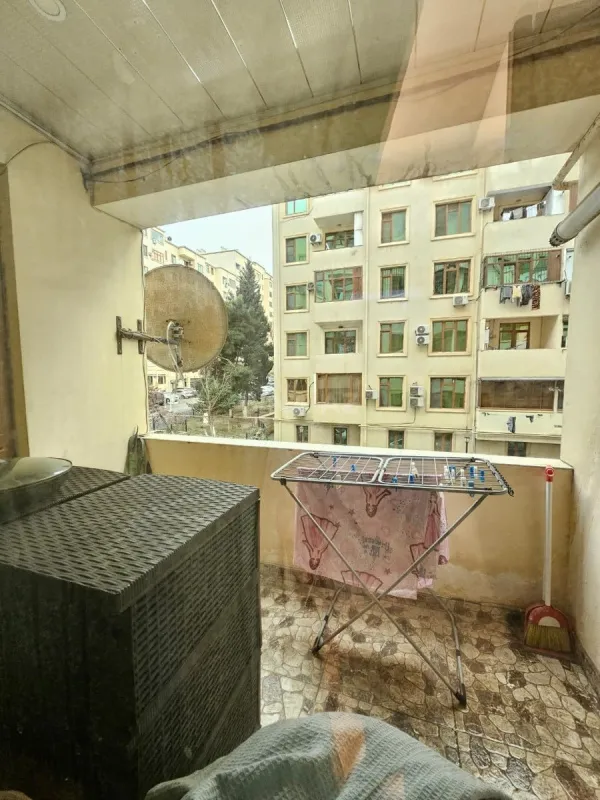 Satılır 4 otaqlı mənzil 135 m²