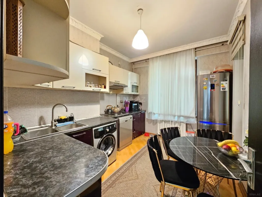 Satılır 4 otaqlı mənzil 135 m²